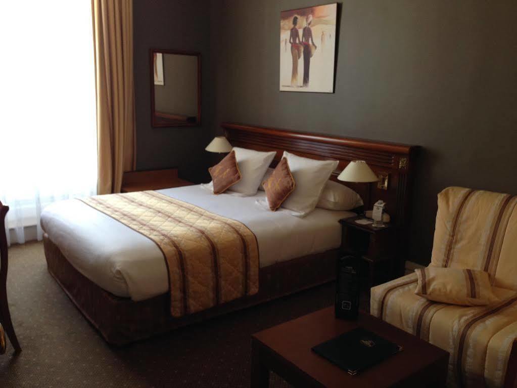 Best Western Hotel D'Arc Орлеан Екстериор снимка